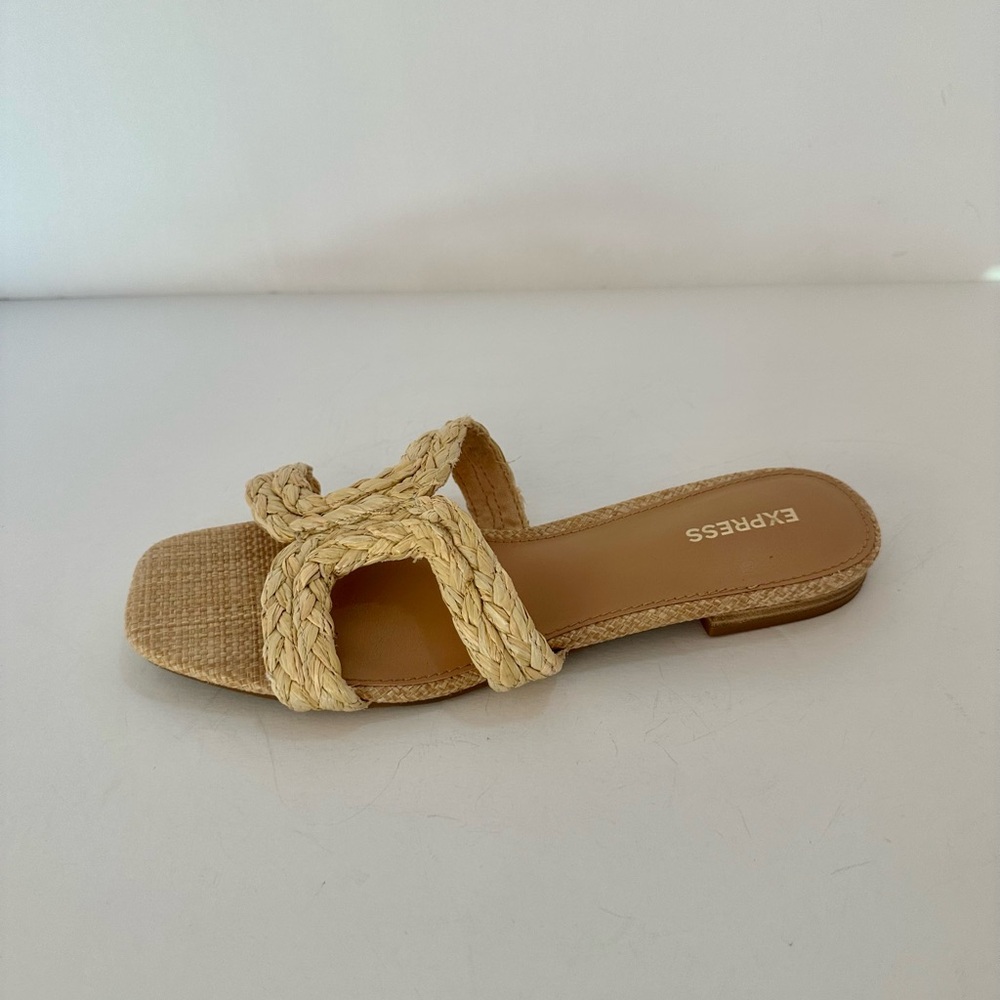 Express Women’s Light Braided Rattan Straw Slip On Slides Sandals tan In Size 8 - Picture 3 of 11